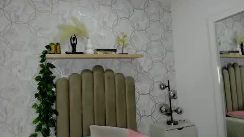alessia monroe online show from June 3, 2:33 pm