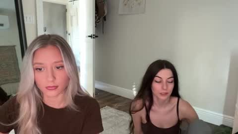 alex  online show from November 17, 8:42 pm