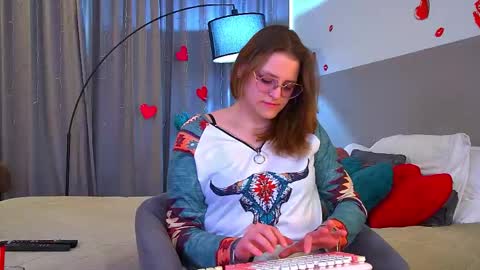 AlexaAvery online show from June 2, 6:14 am