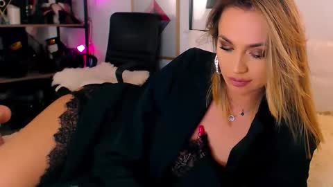 alexandrawooow online show from May 5, 8:34 pm