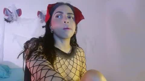 AlexiaCarson online show from October 22, 7:30 pm