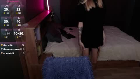 Alexis online show from October 25, 6:59 pm