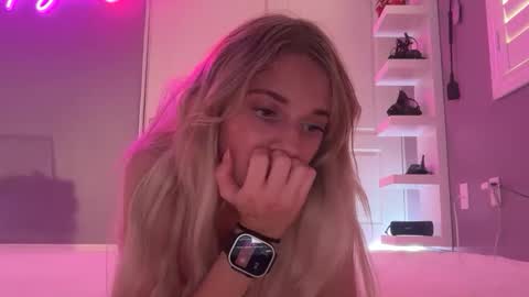 alexispaige06 online show from February 17, 11:15 pm