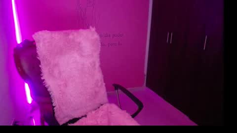 alexxa_1111 online show from September 9, 11:48 pm