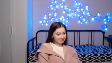 Alice online show from December 18, 6:25 pm