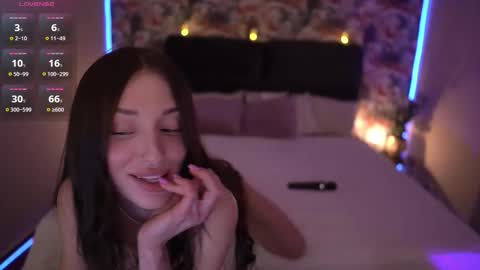 Alice online show from November 19, 2:39 pm