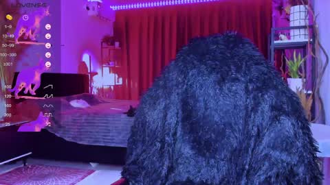 Alice online show from April 20, 7:06 pm