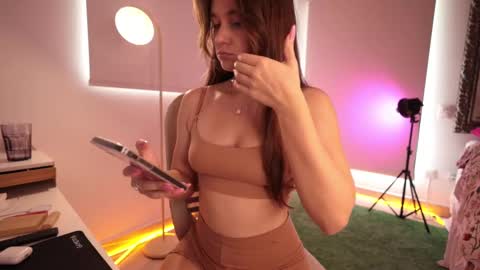 alicealberts online show from September 17, 6:28 pm