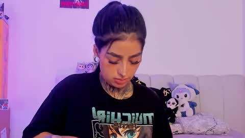 Alice  online show from February 24, 8:29 pm