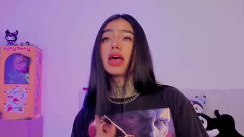 Alice  online show from October 4, 8:57 pm