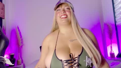 alicee_stone_ online show from October 1, 2:33 pm