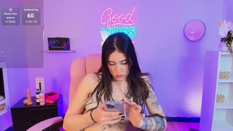 Alice online show from November 26, 5:25 pm