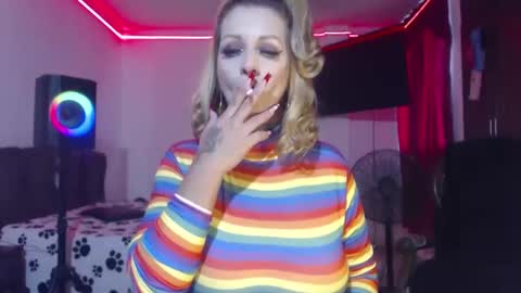 aliceesmiths online show from March 7, 6:33 pm