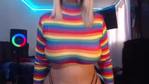 aliceesmiths online show from October 11, 12:19 pm