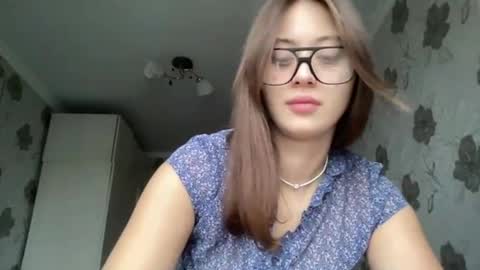 aliceinlustland online show from December 3, 11:12 am