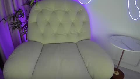 AliceLevine online show from February 12, 5:20 am