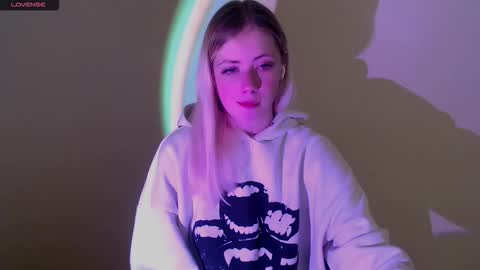 Alice online show from September 29, 12:43 pm