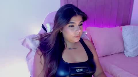 A L I C E  T H U N D E R online show from October 3, 5:12 am