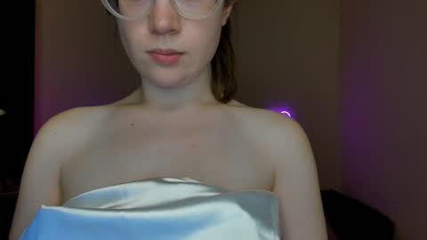 Alicia online show from March 1, 4:44 pm