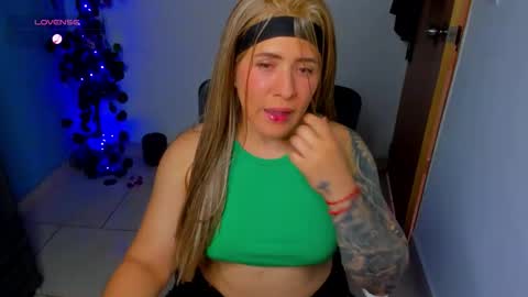 Jennyfer online show from February 9, 8:55 pm