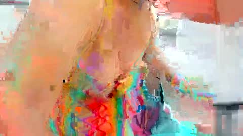 im tutti online show from April 9, 4:15 am