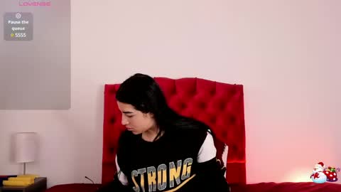 aliice_walker_ online show from December 12, 12:44 pm