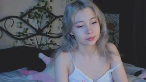 alikasocute online show from December 1, 4:16 am