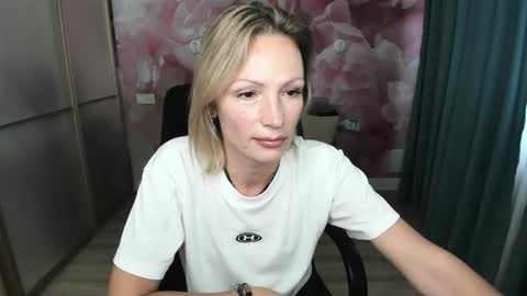 AlinaMoor online show from October 17, 8:17 am