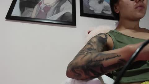 alipetite online show from December 22, 11:09 pm