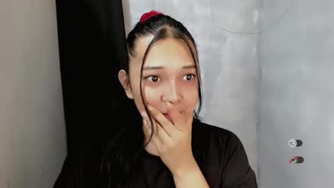 Shanti xhey online show from October 17, 8:01 pm