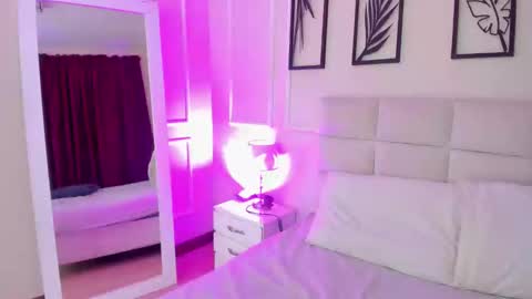     online show from February 4, 7:00 pm