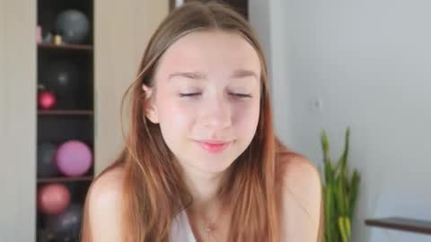 Alice                                   Fansly Alisa01 online show from March 18, 2:38 am