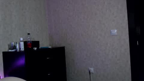 alisaadoll online show from November 6, 2:01 pm