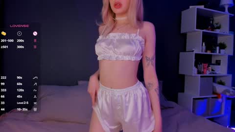 Alisha online show from January 17, 5:30 pm