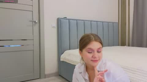 Alisia online show from July 28, 3:21 pm