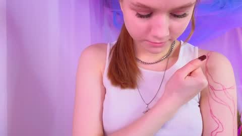 Alisia online show from December 5, 6:54 am