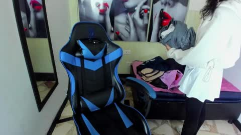 ALISON MOON online show from October 14, 12:08 pm