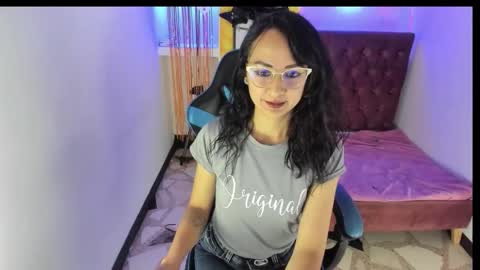 ALISON MOON online show from October 29, 2:42 pm