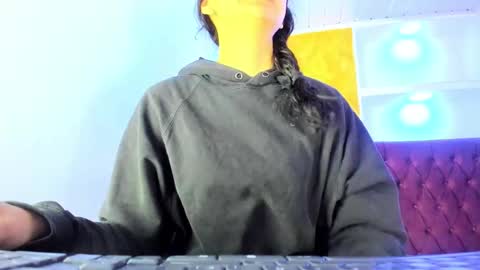 ALISON MOON online show from November 10, 12:00 pm