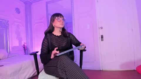 Alison Fishert online show from November 17, 12:17 pm