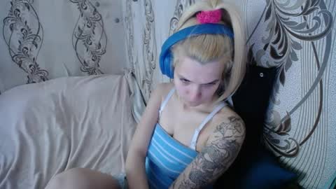 alissaclent online show from May 21, 7:50 am