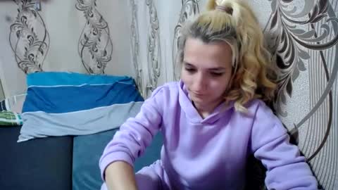 alissaclent online show from July 9, 8:11 pm