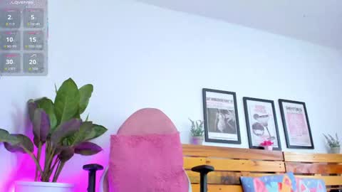 Alisson  online show from October 6, 8:35 pm