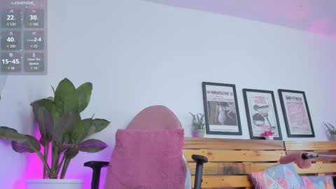 Alisson  online show from October 19, 9:50 pm