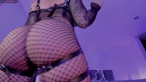    online show from October 15, 2:03 am