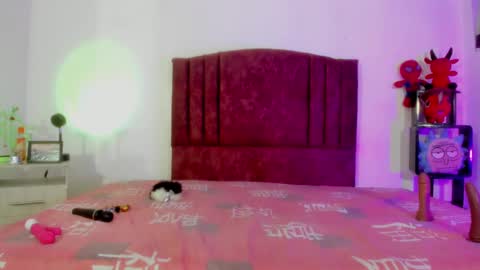 Alisson IG alisson zafiro27 online show from December 12, 9:30 am