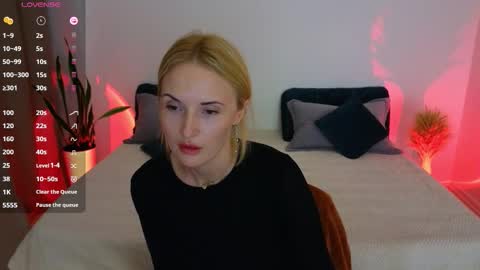 alisssarose online show from October 1, 9:31 pm