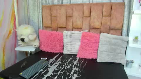 alix noa online show from November 20, 8:10 pm