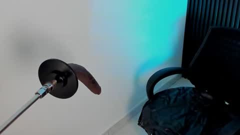 Aliyahs stone online show from November 11, 12:02 pm