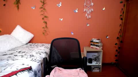 Allie  online show from October 17, 8:23 pm